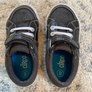Circo shoes size 8 toddler